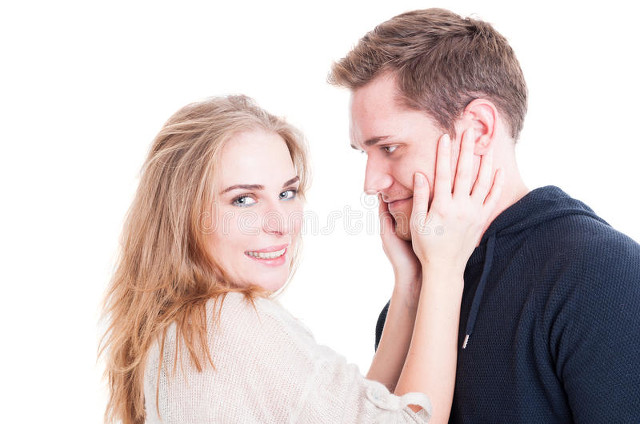 夫妻之间不爱了该离婚吗,夫妻间不爱又不放手怎么办