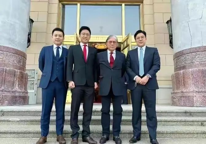 霍震霆将从香港足协退休，接班人是霍启山，而不是长子霍启刚