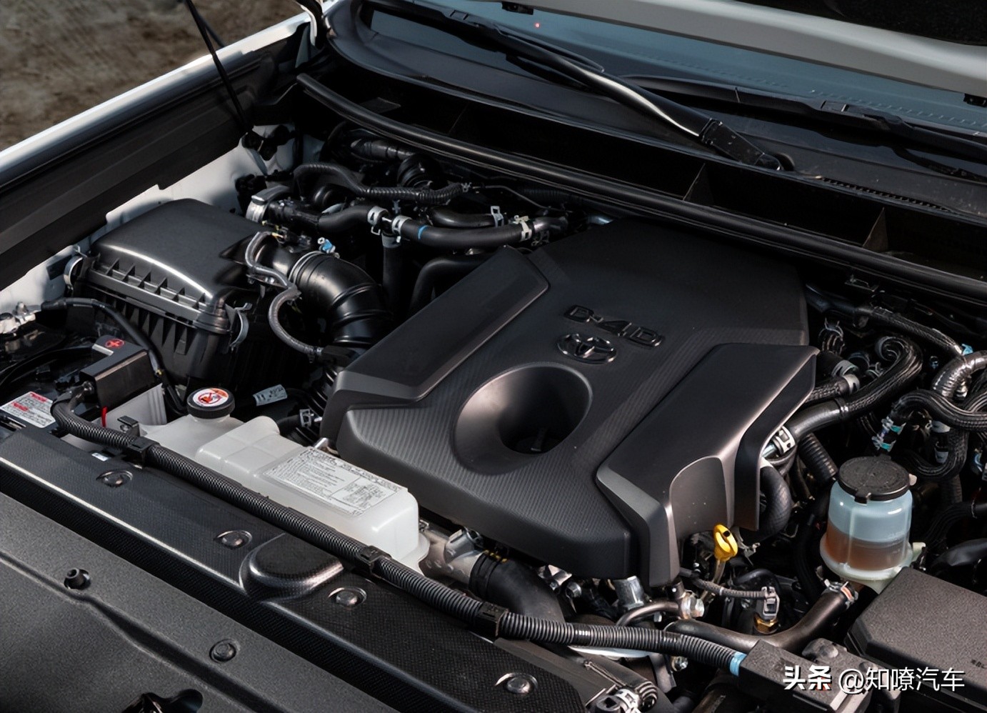 新普拉多是不是插混,2022普拉多电混