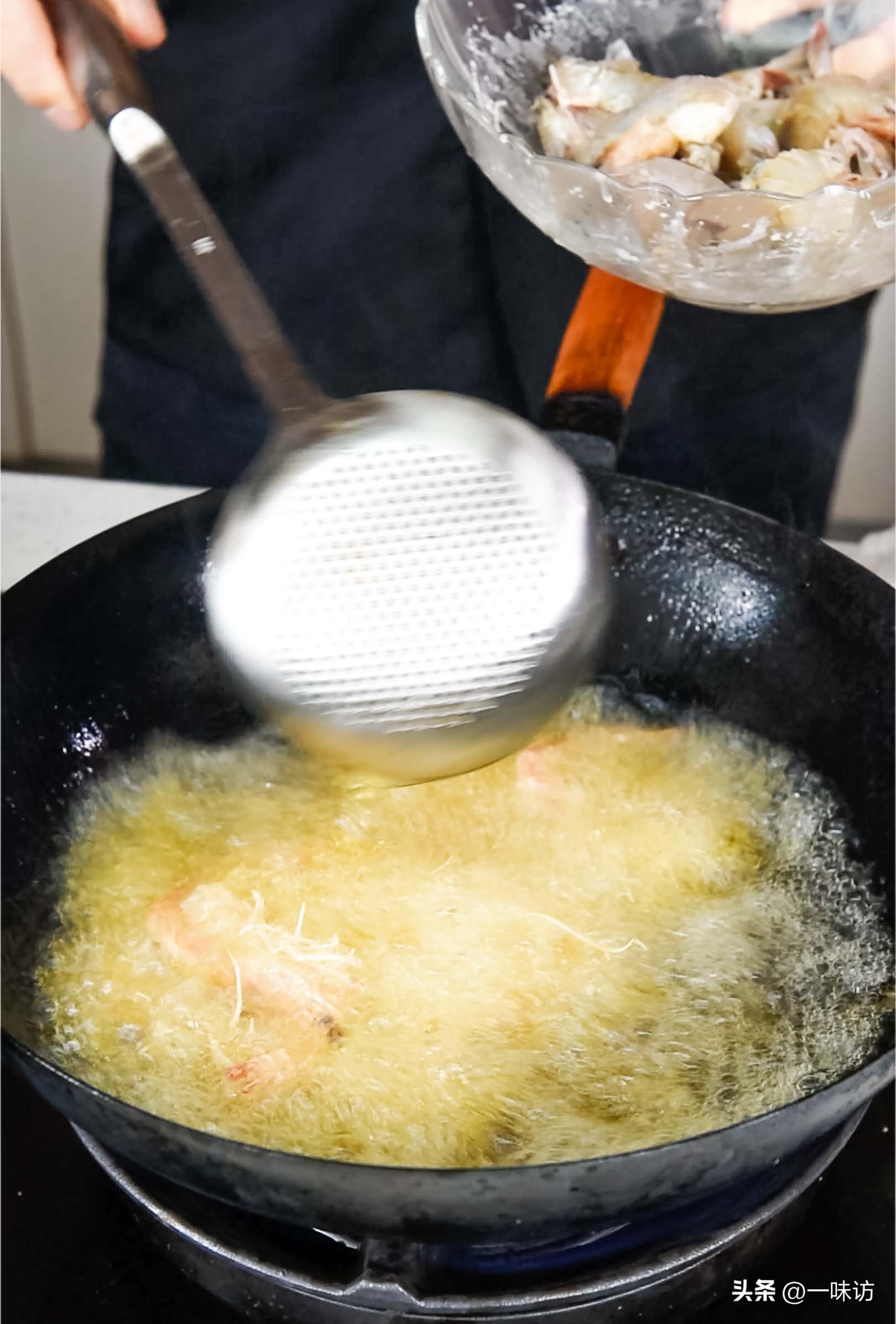 家常干锅虾简单做法非油炸不辣,水煮后的虾怎么做干锅虾