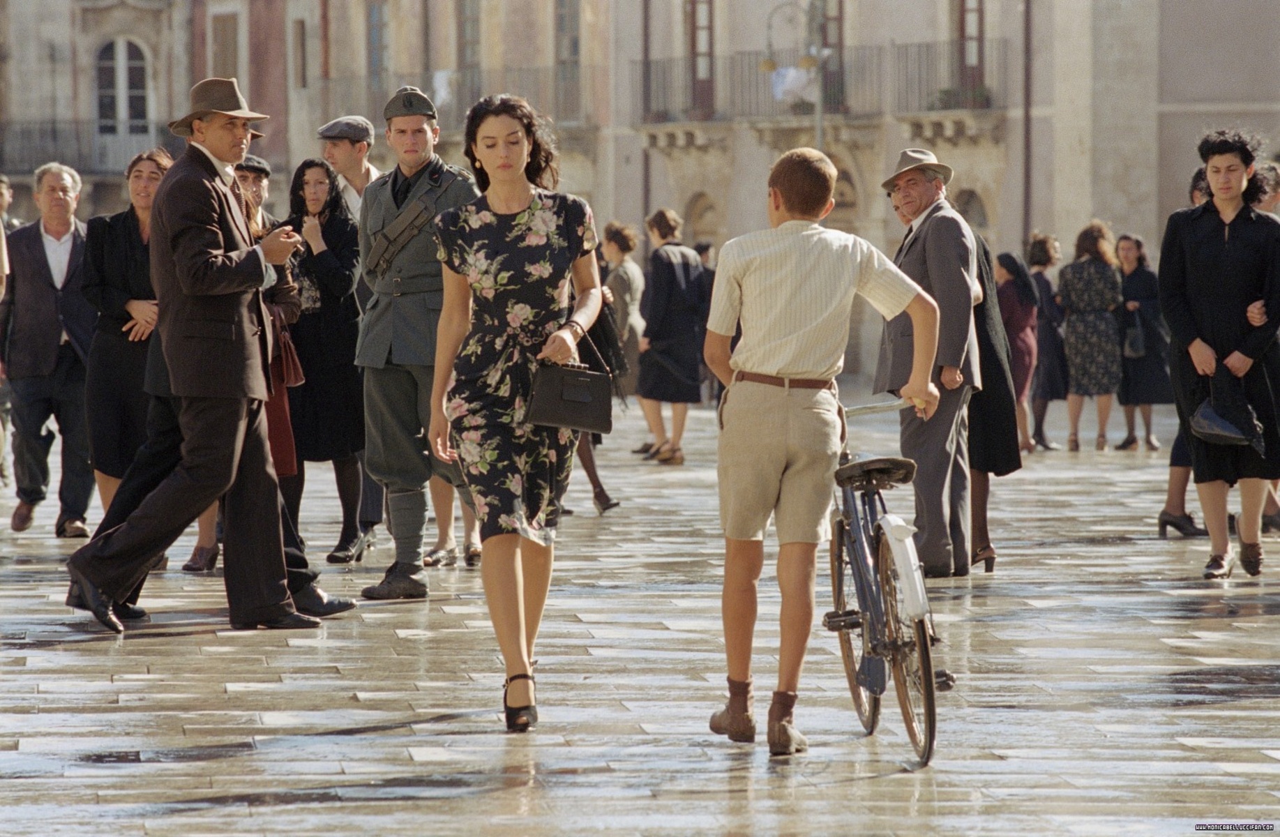 意大利第一美女：莫妮卡·贝鲁奇，唯一能和苏菲一战的“球花”