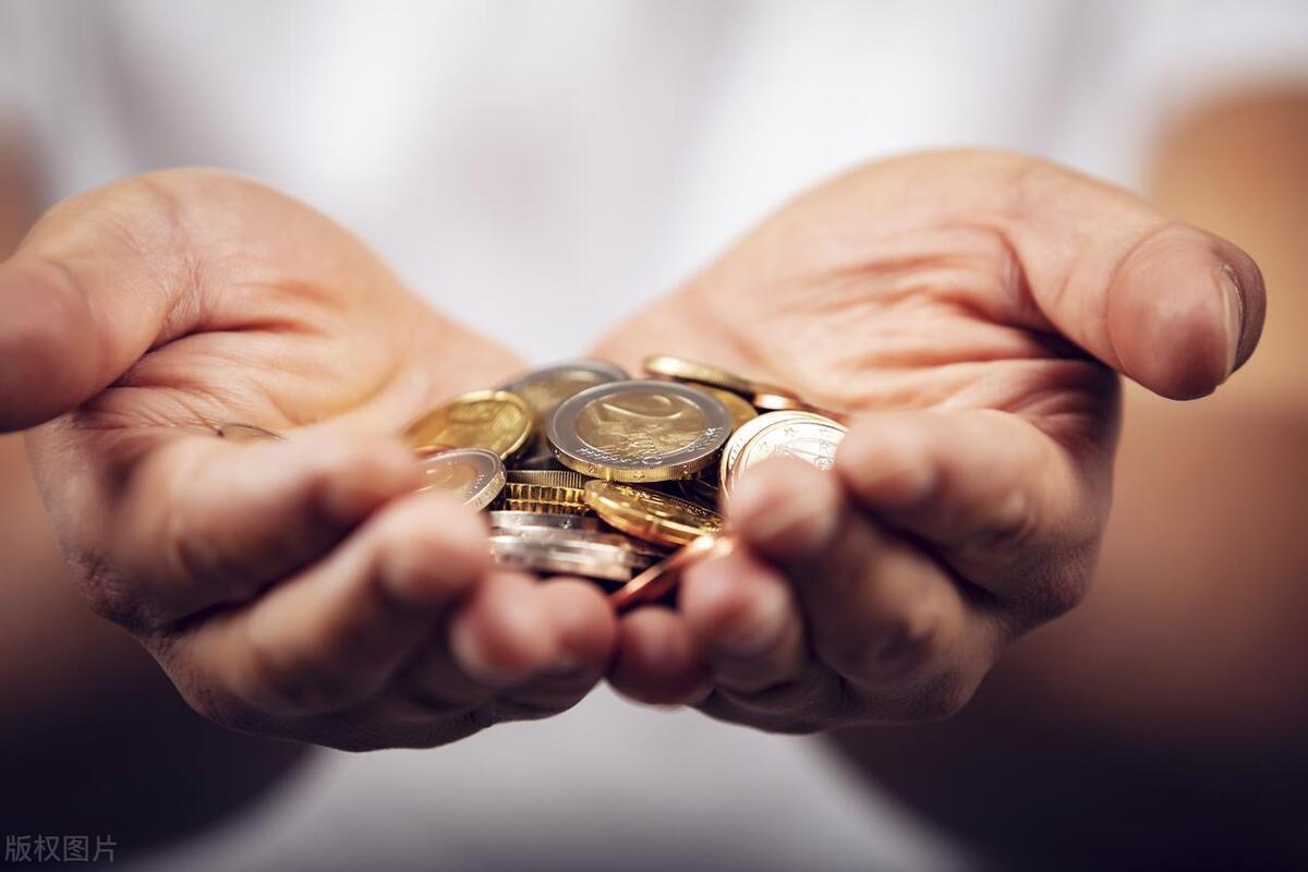 银行存钱或支付宝存哪个更安全,银行利率下调钱存支付宝合算