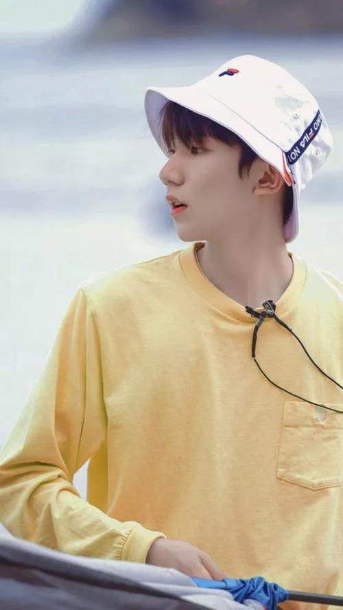 王源图片手机壁纸手控,王源壁纸女生专用高清