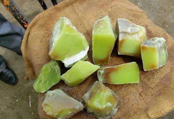 一红二黄三墨四羊脂什么意思,玉一红二黄三墨四羊脂图片