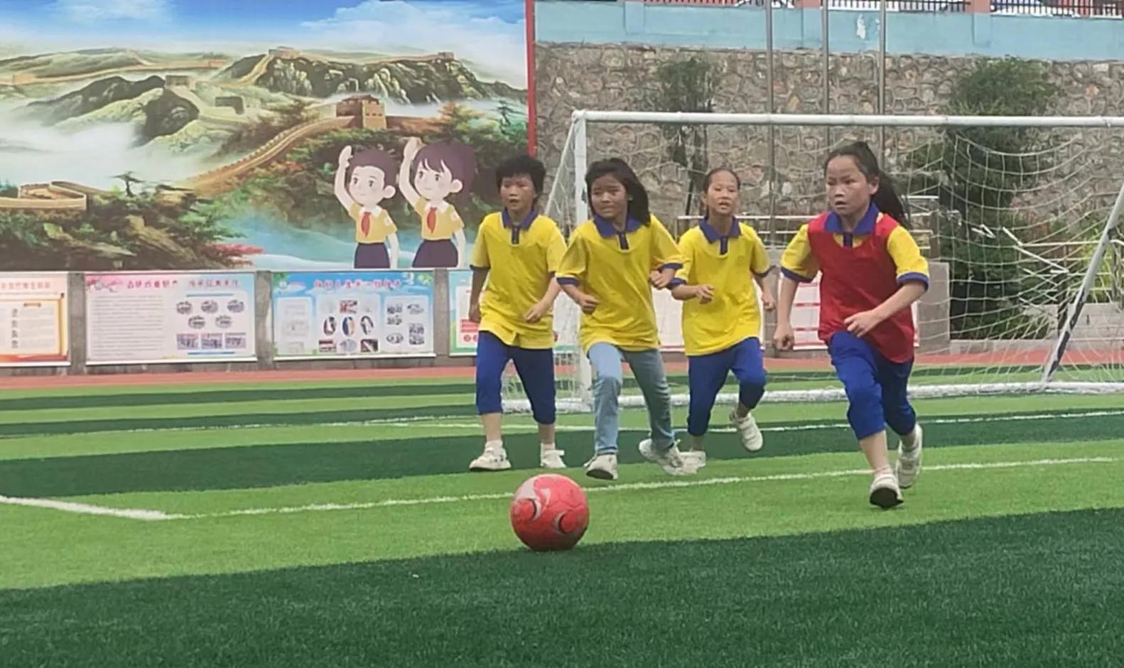 河南省奔跑吧少年体育活动足球,河南省邓州市奔跑吧少年足球比赛