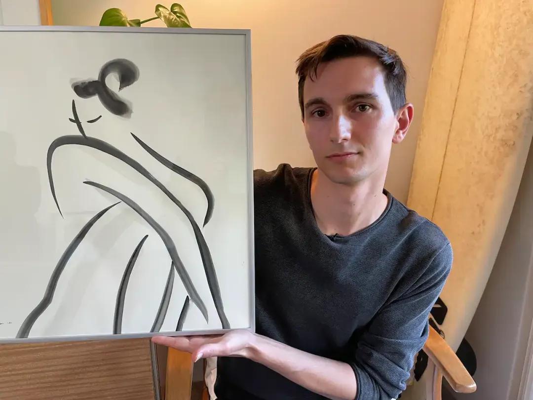 小哥为省钱在悉尼捡垃圾，年赚2万澳币，名包手机电脑随地捡？