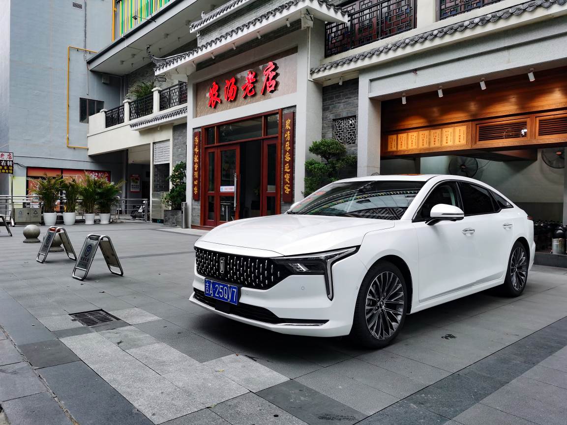 奔腾b7015周年纪念版,奔腾b70的空间测评