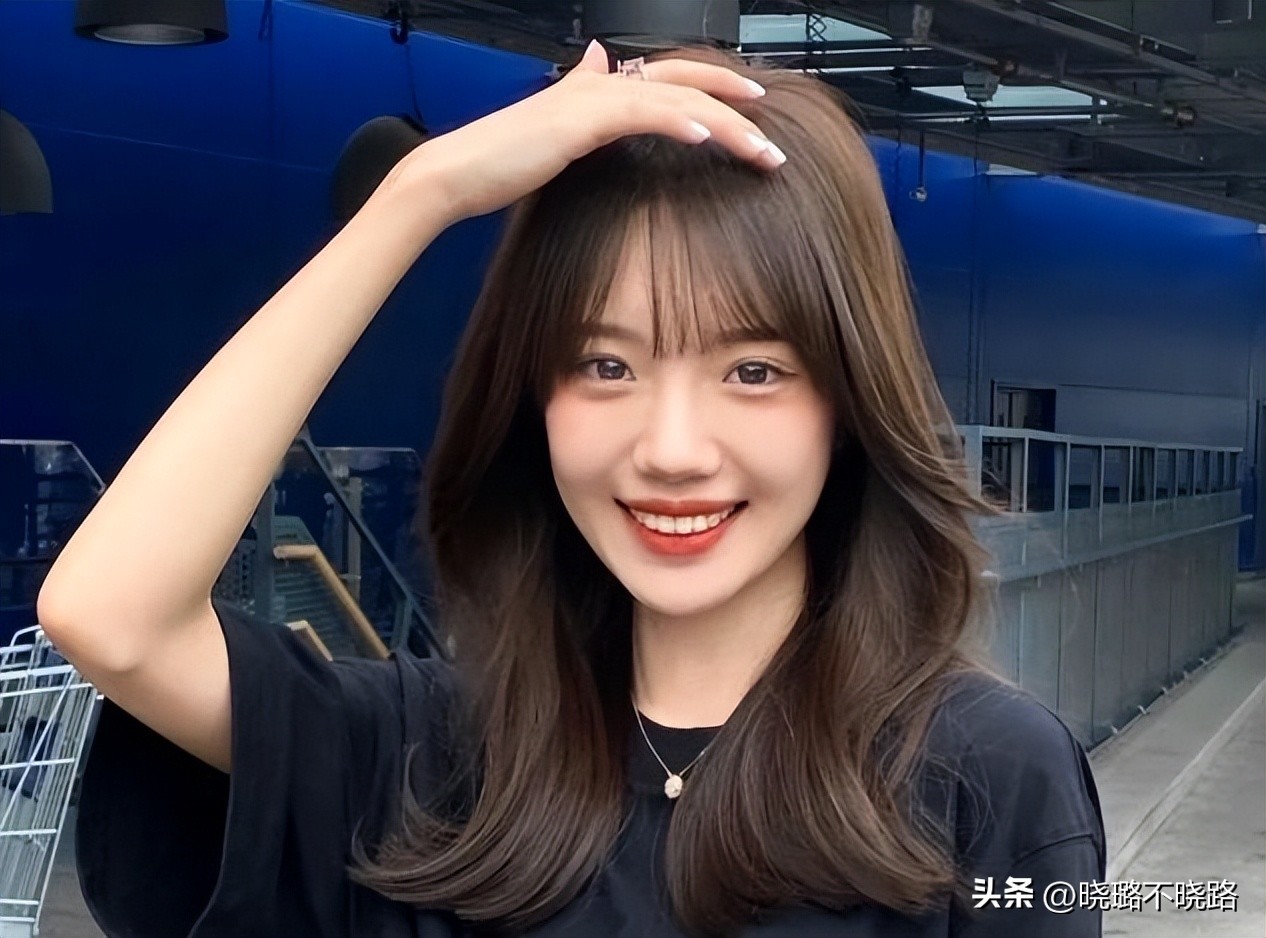 鱼尾发型中长发,鱼尾发型适合什么刘海女