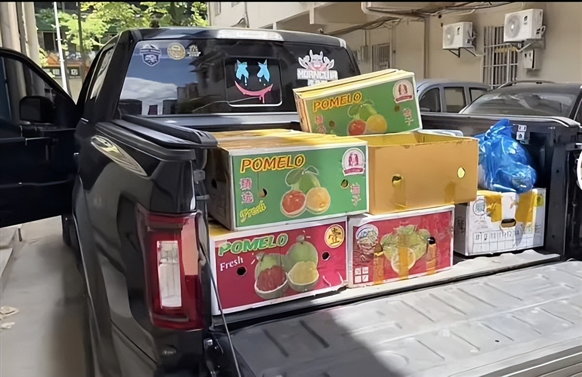 买12箱芒果,买芒果逃过过路费