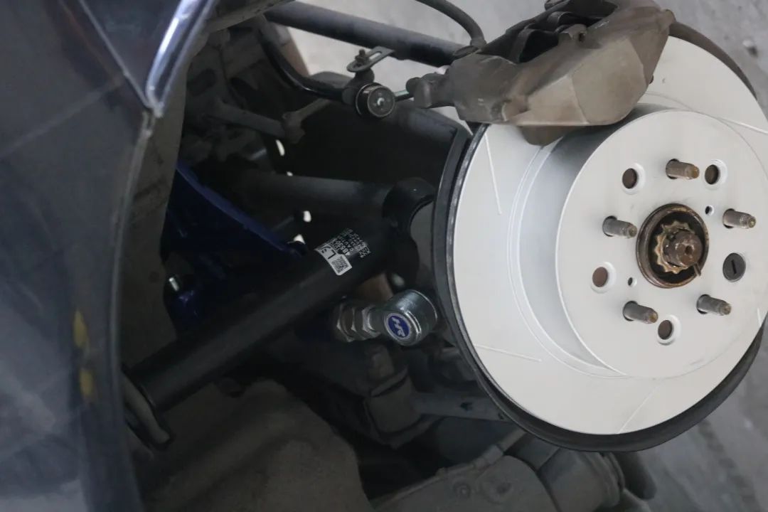 雷克萨斯ls430翻新修复,雷克萨斯ls430老车翻新作业