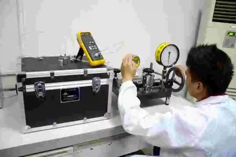 校准证书怎么来确认最大误差,校准证书上是否给出校准间隔