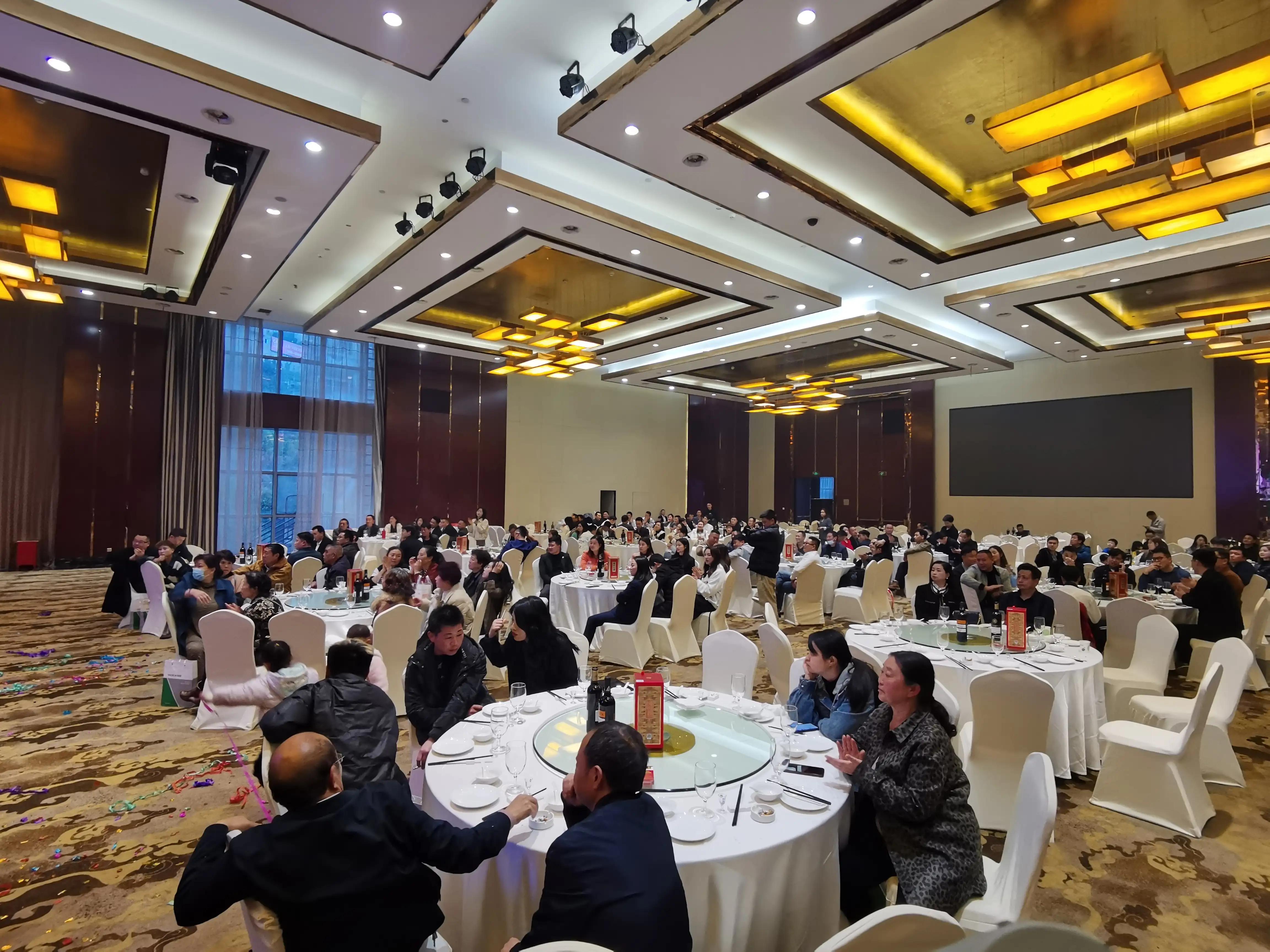 鍝佽壓绌洪棿瑁呴グ鍏徃,鍝佽壓绌洪棿瑁呬慨