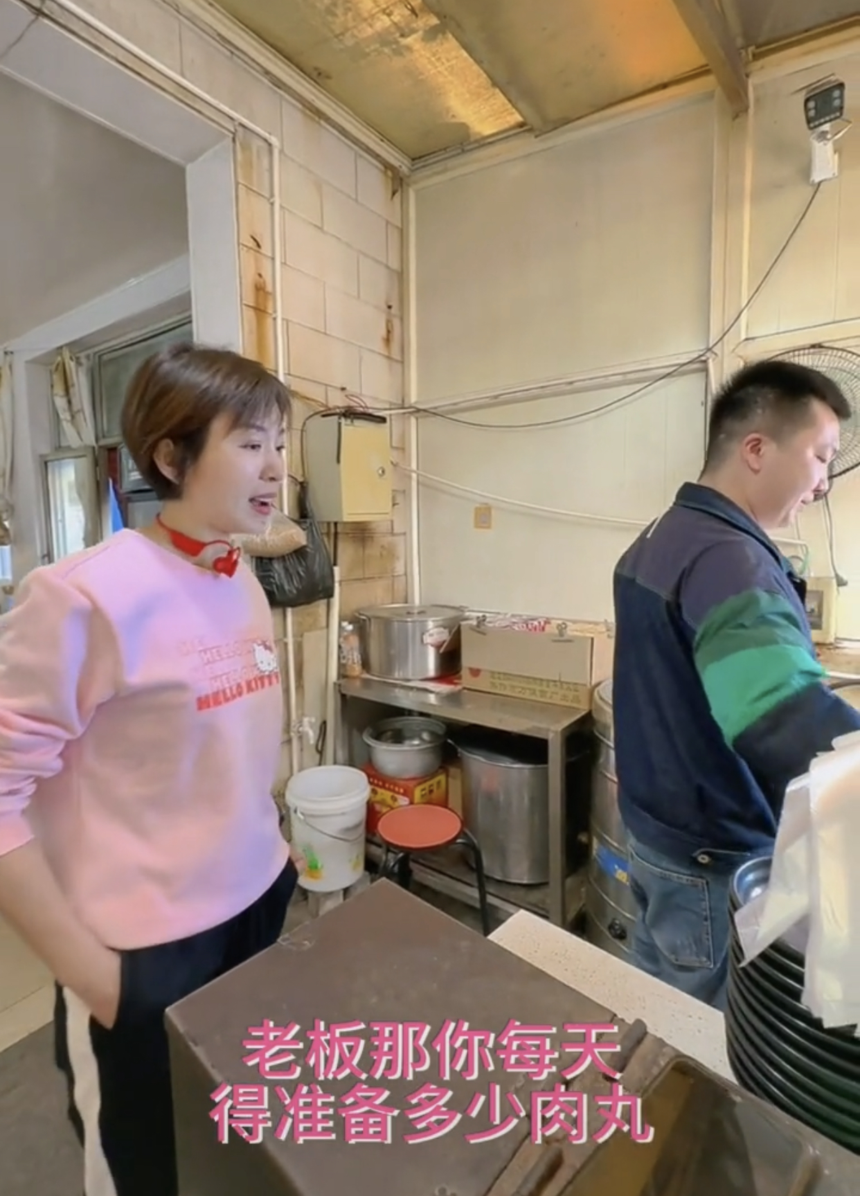 两天六个瓜：梁朝伟长居日本，李亚鹏欠债四千万，乐嘉为女人还俗