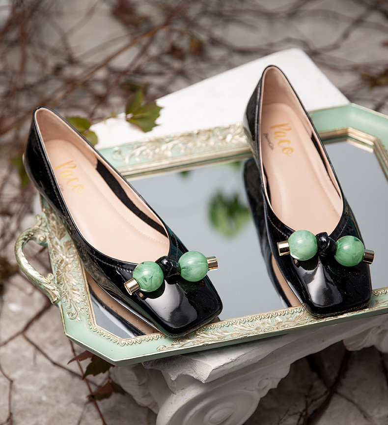 适合50岁女人鞋子品牌,50岁中年女人必买的鞋子就选这4双