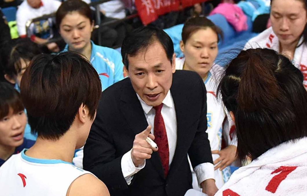 CBA最新消息!姚明卸任董事长,女篮1分险胜,北京首钢签冠军主帅