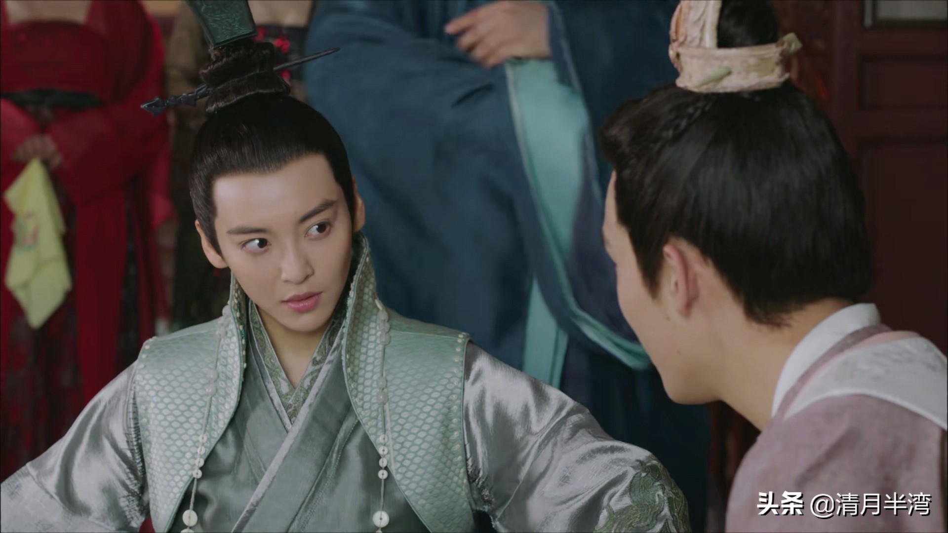 舍不得口红眼线假睫毛,就别女扮男装了,这13位反串才叫尊重观众