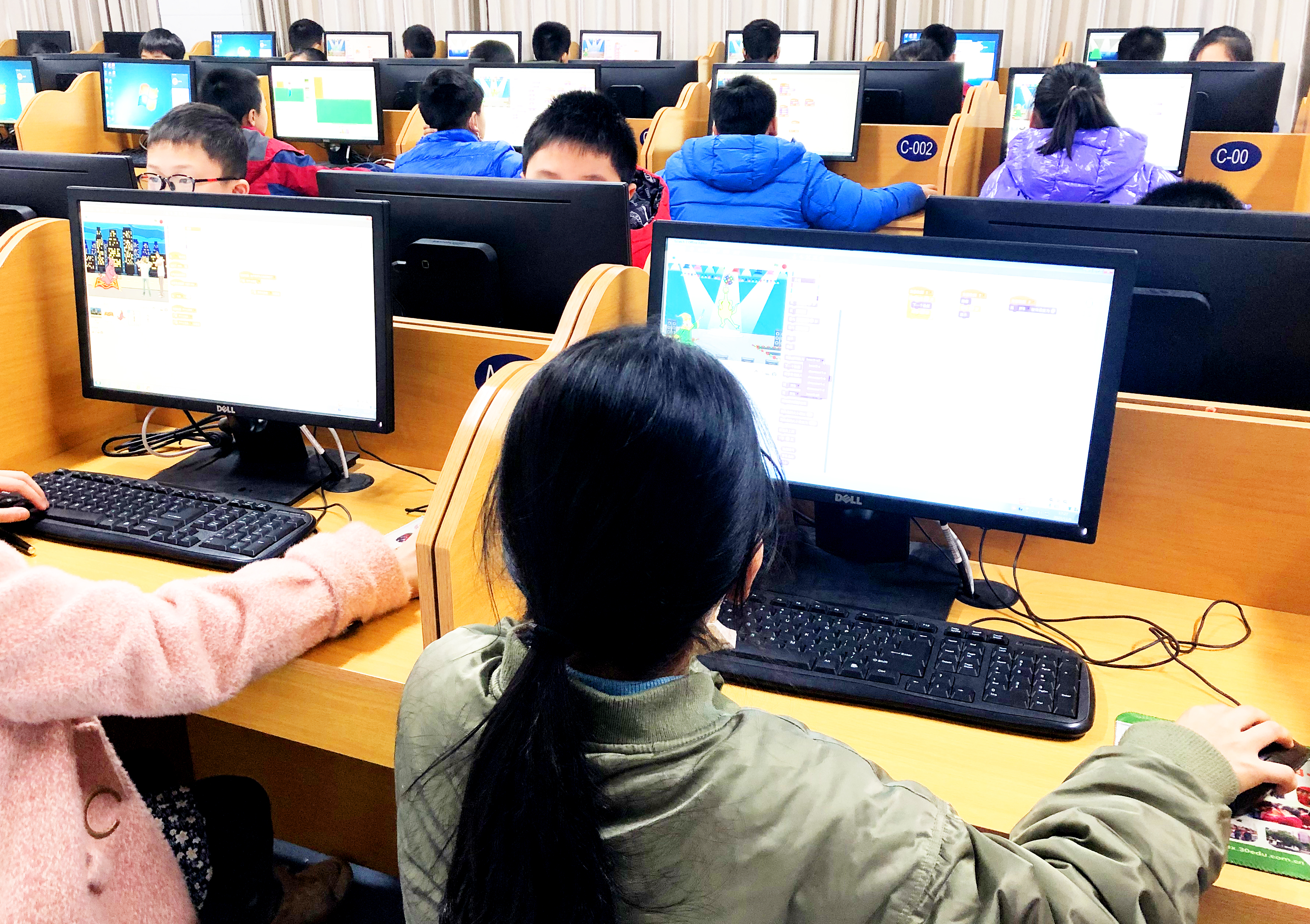 让校园成为师生幸福成长的乐园,让学校成为孩子幸福的乐园