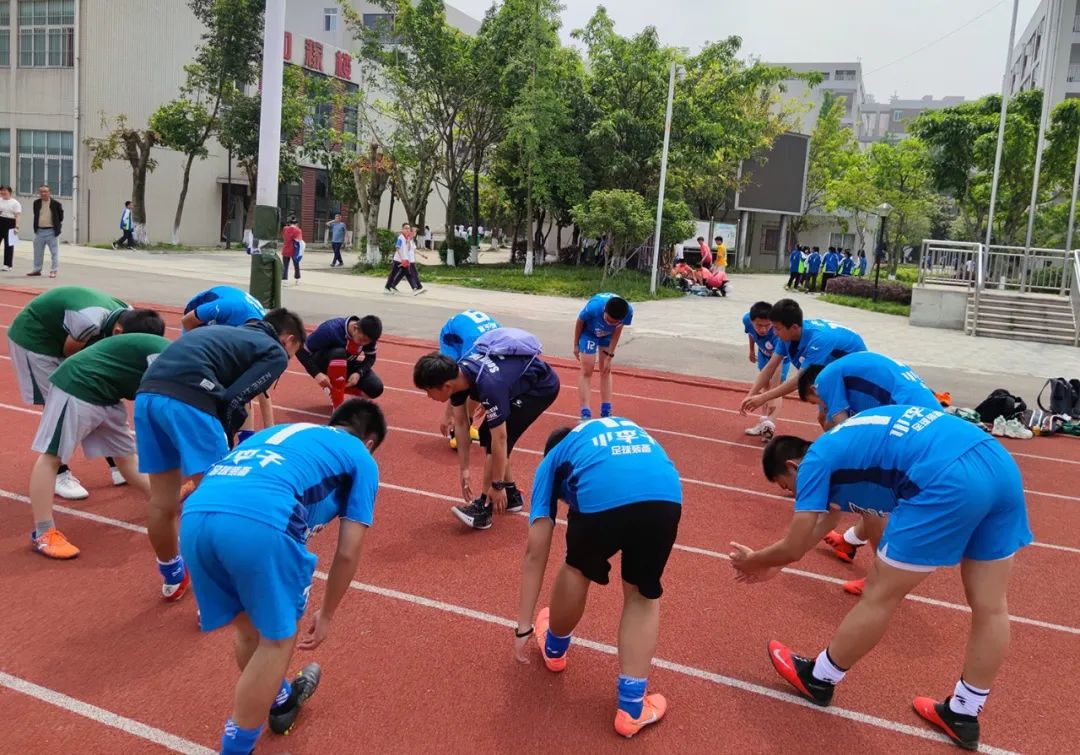 喜报足球,足球队夺冠喜报