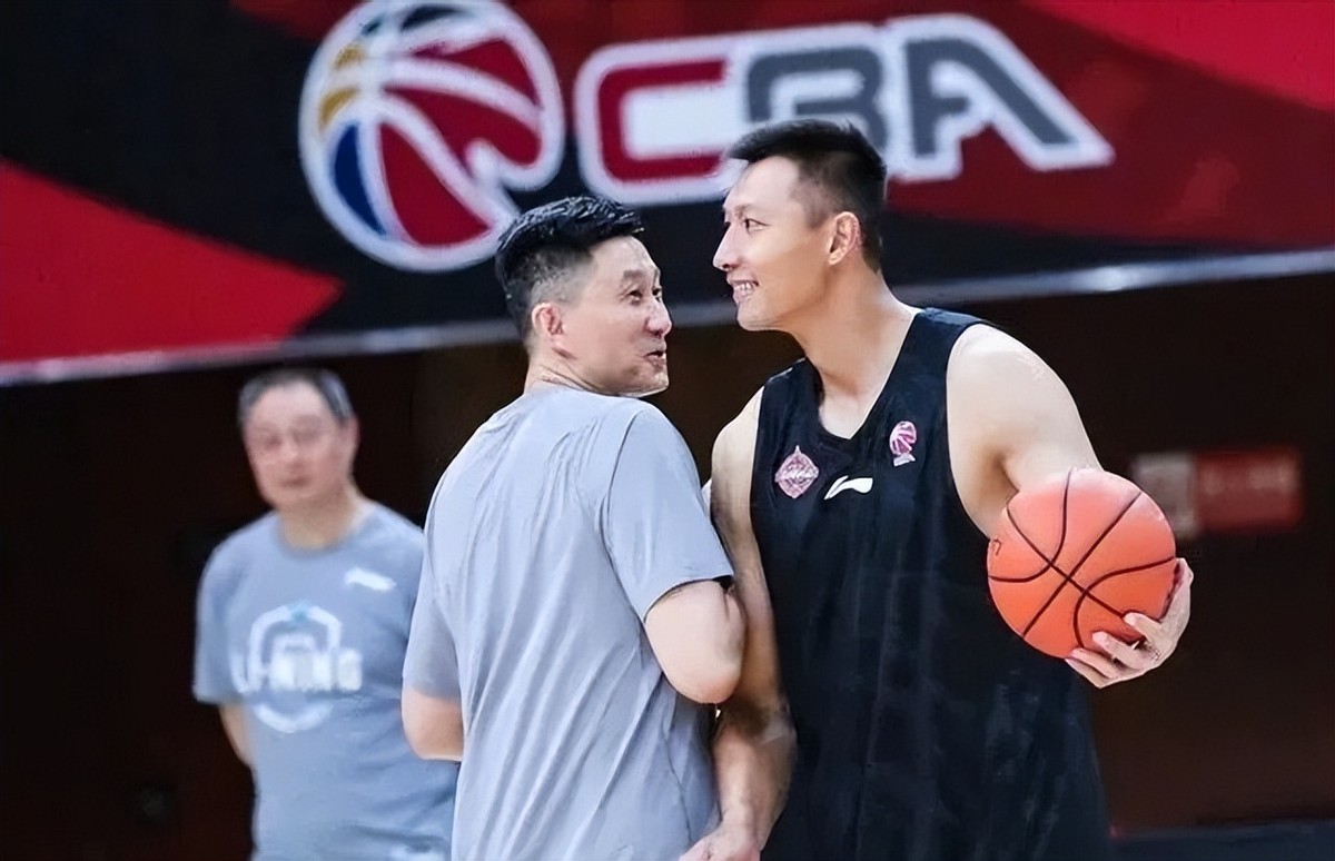 易建联和他妻子,易建联及老婆