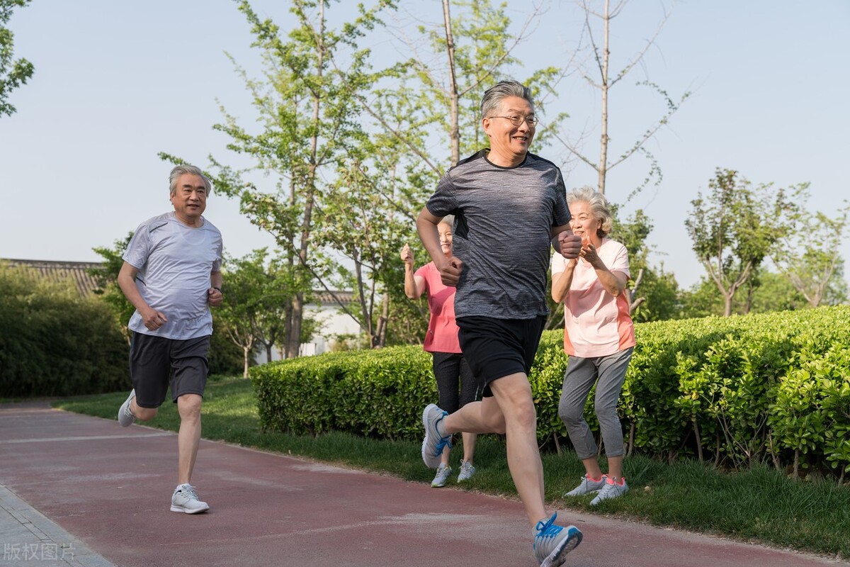 寒冷的冬天老人应该注意什么,这个冬天怎么御寒呢