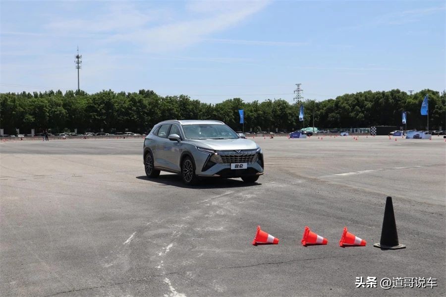 凯翼昆仑七座版本试驾,凯翼昆仑9.99万试驾视频