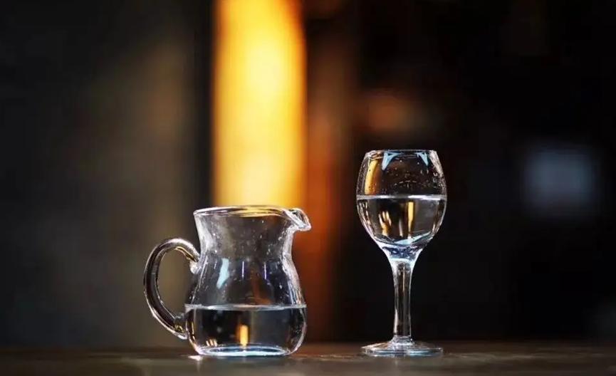 资深酒友白酒推荐,网上的白酒怎么那么便宜