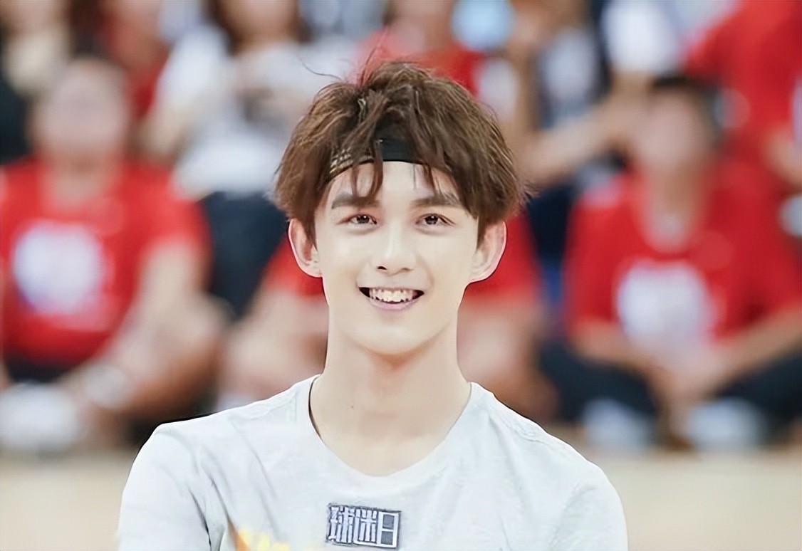 可爱又有魅力的男生,可爱男生的表现