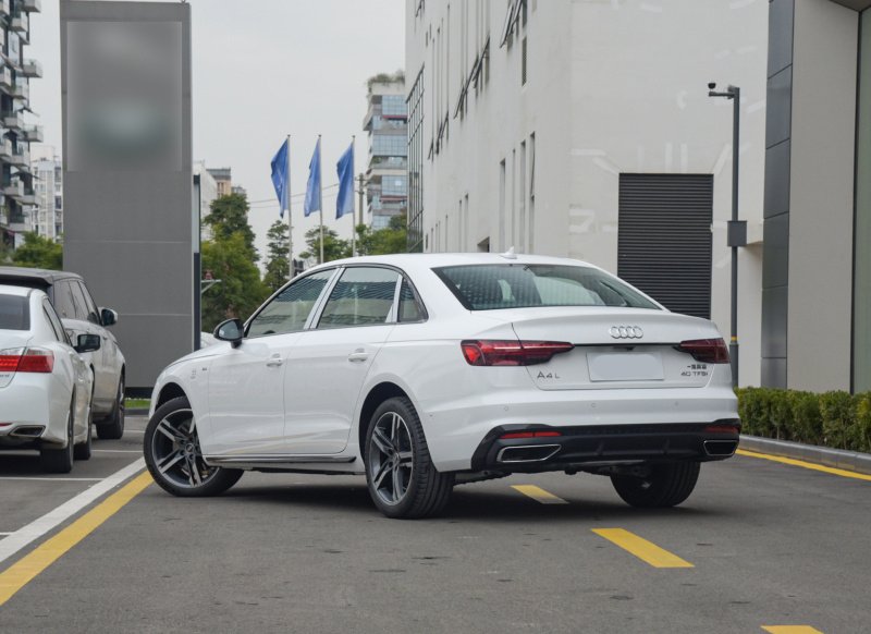 奥迪a4l体验2021,体验2018奥迪a4l45quattro