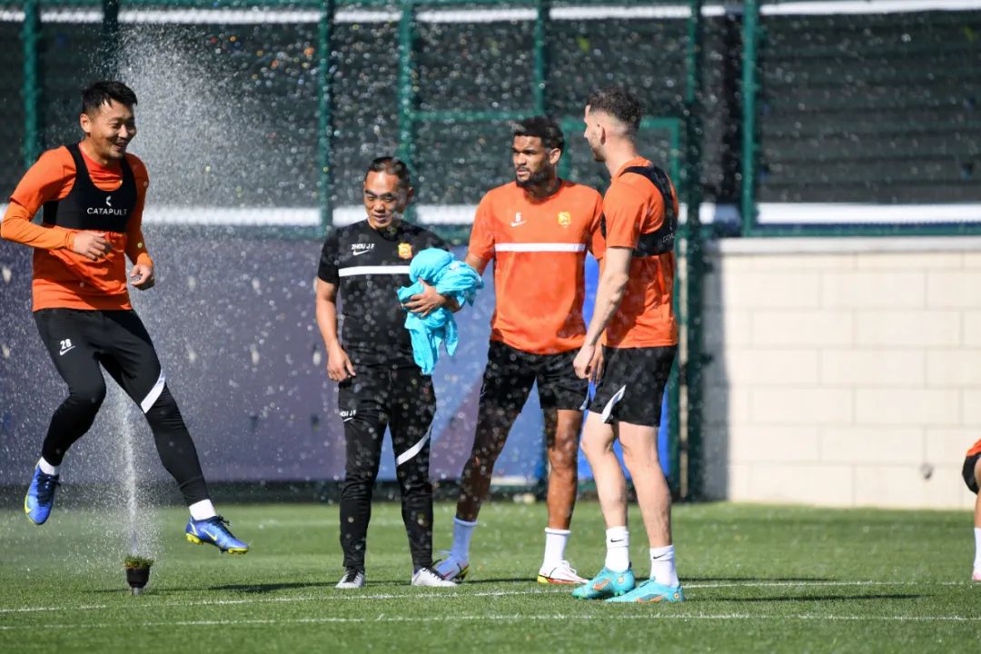 训练掠影,武汉长江队训练