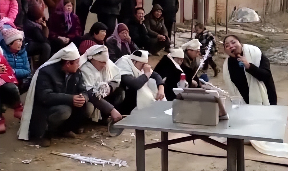 湖南深山老人墓,湖南大山深处活死人墓