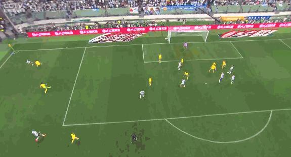 踢出灵感，闪耀未来：中国男足应学习梅西的踢法