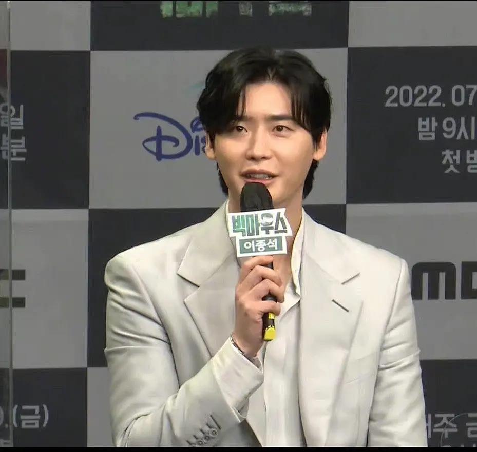 李钟硕林允儿新剧剧透,李钟硕林允儿新剧采访