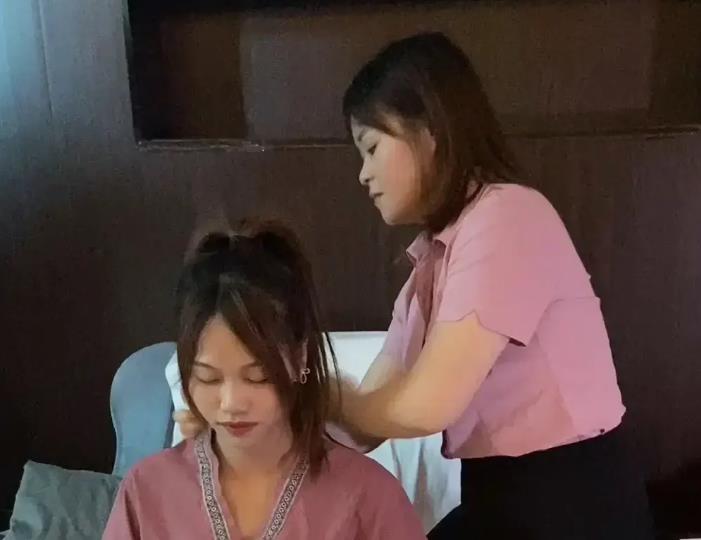 性骚扰！女子足浴店遭男技师“猥琐”，店家赔偿！