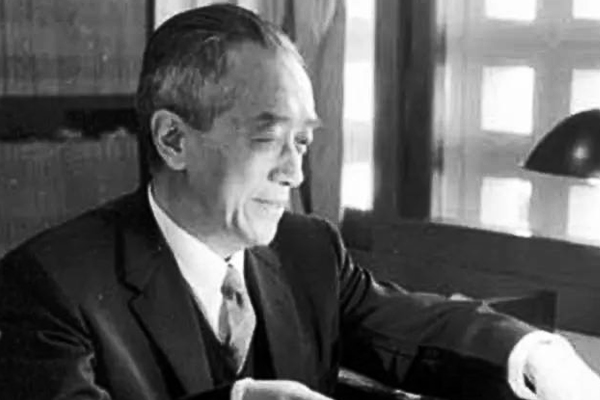 民国时期那些文人，如何评价毛主席的诗词？鲁迅：颇有山大王气质