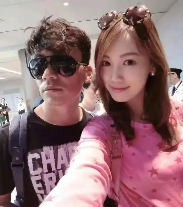 王宝强新欢冯清图片,王宝强增肥30斤吃了什么