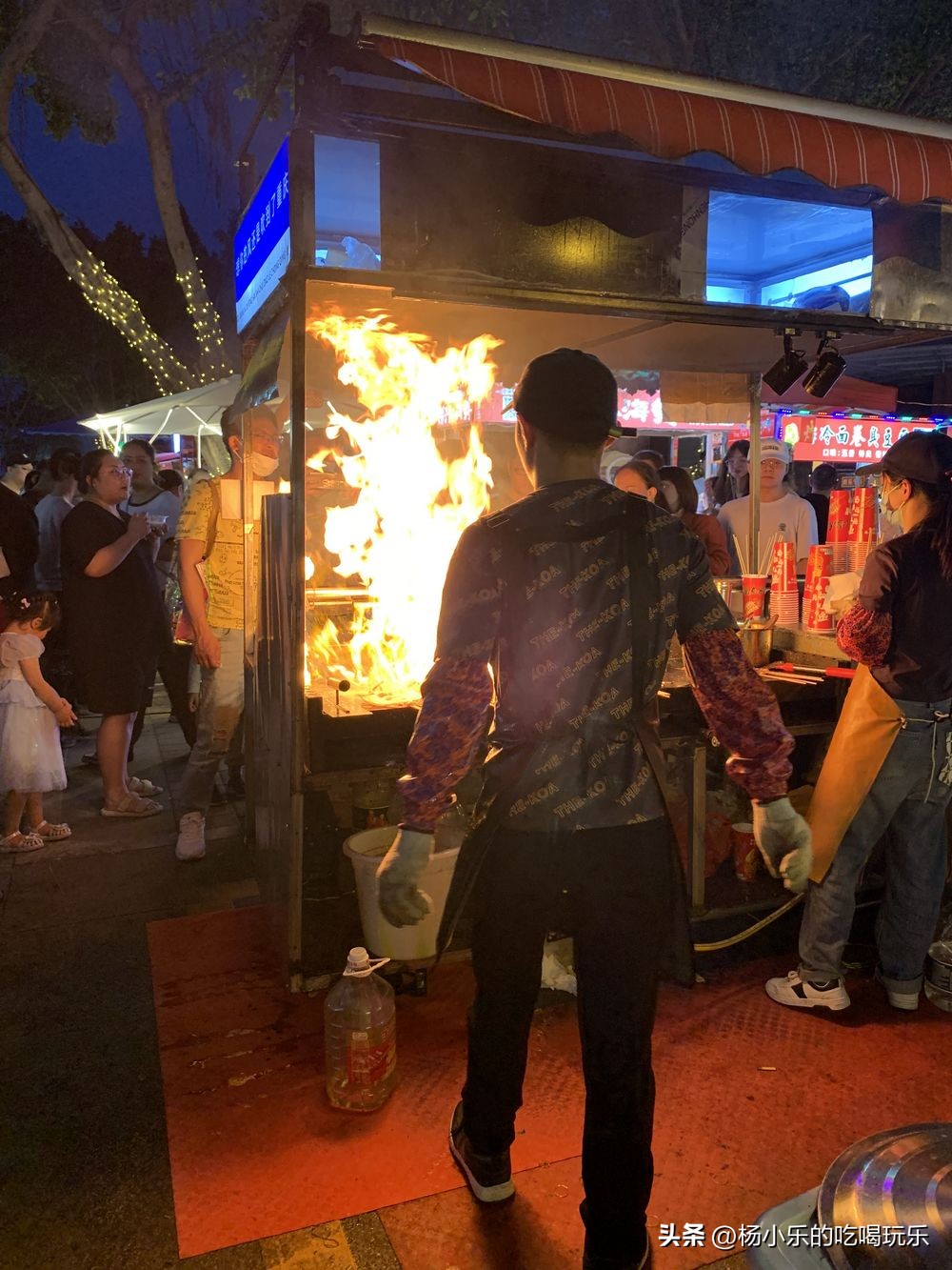 重庆现在最火夜市,重庆夜市人气