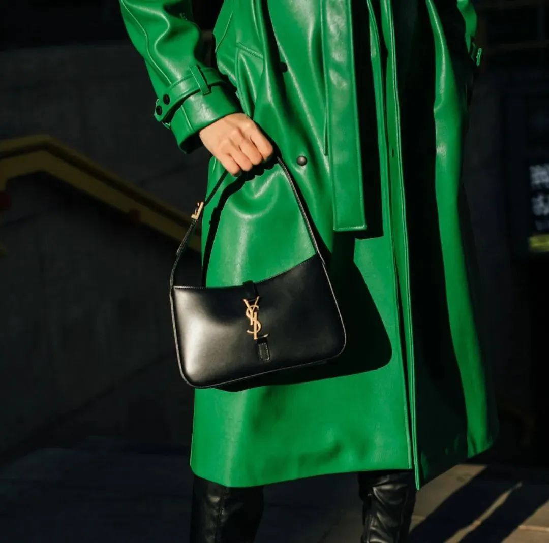 经典腋下包大气时尚包包种草,夏季斜挎腋下包推荐小众高级感