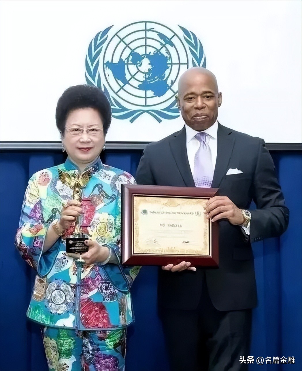 24年坚守假一赔亿诚信品牌金加瀛创始人卢亚波教你辨别蚕丝被真假