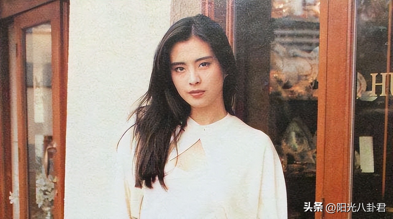 12位港星豪宅,定居内地的10位过气港星