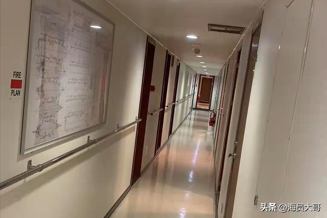 第17章：船到了泰国船员精神十足，分钱，购物，看女郎，意图明确