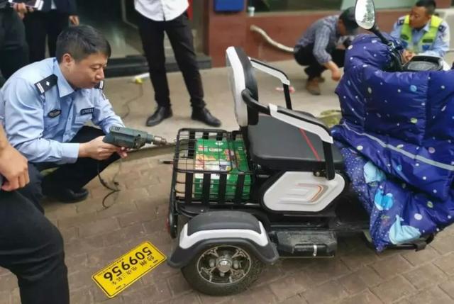 60岁以上有驾照的需要注意什么,70岁以上学驾照应注意的事儿