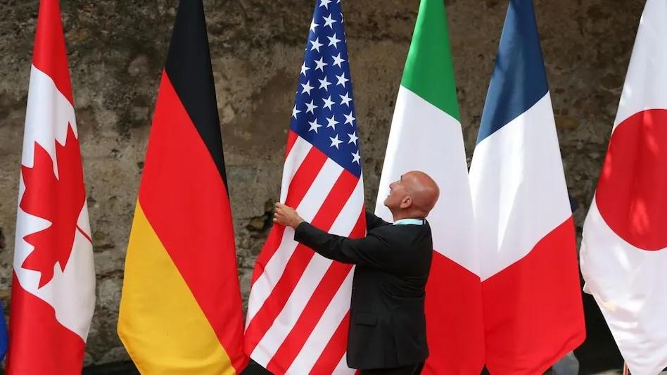 俄罗斯为什么要攻击乌克兰图片,俄罗斯为什么要攻击乌克兰呢