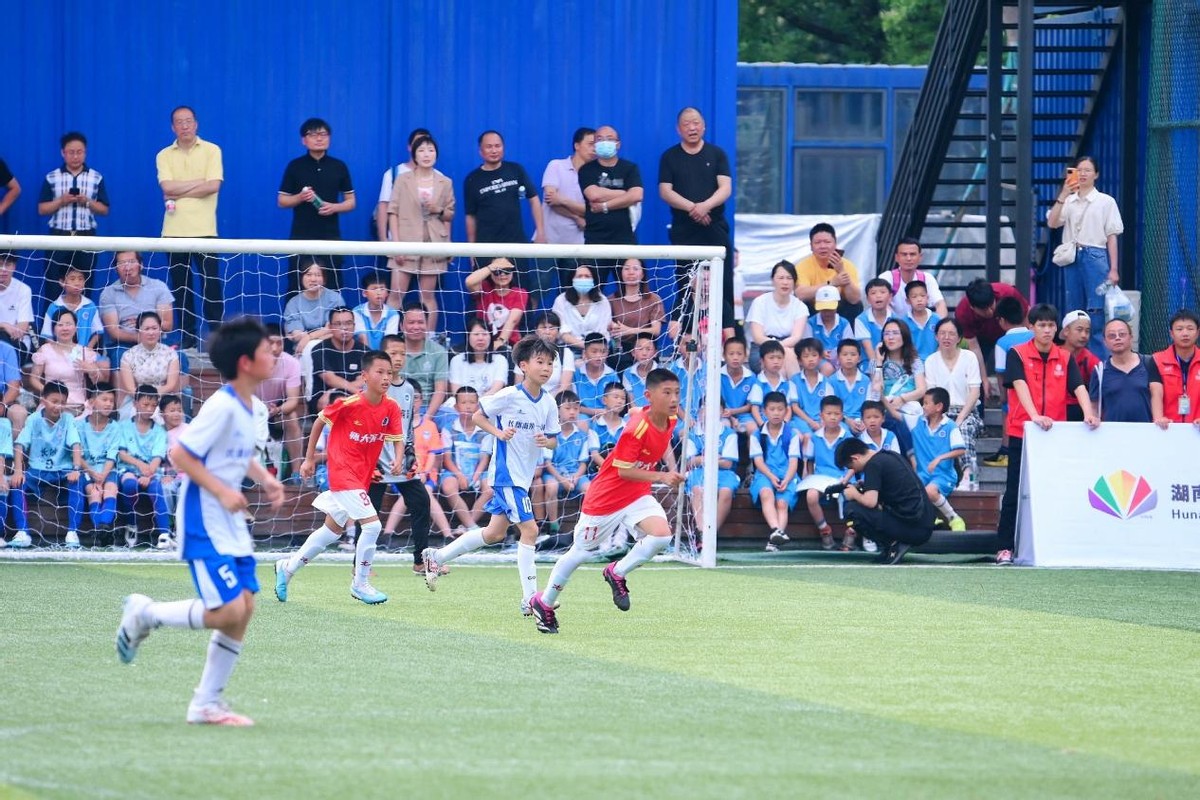 公益慈善足球赛,长沙市高新区东方红小学足球比赛