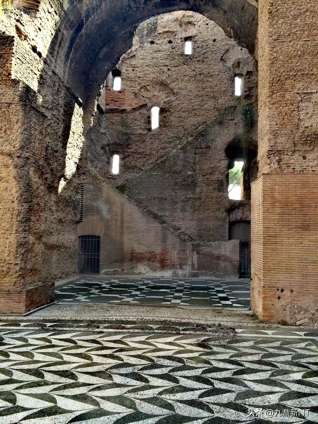 古罗马时代用什么水泥,古罗马建筑材料有何突破