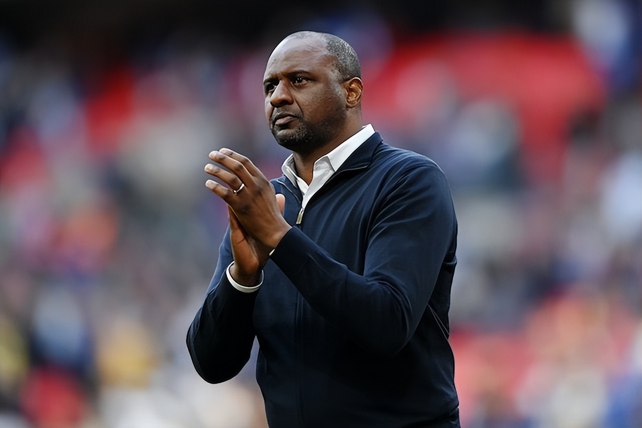 黑人主帅仅占4%!全英超只有一人,杰梅因·迪福:我想改变这一切