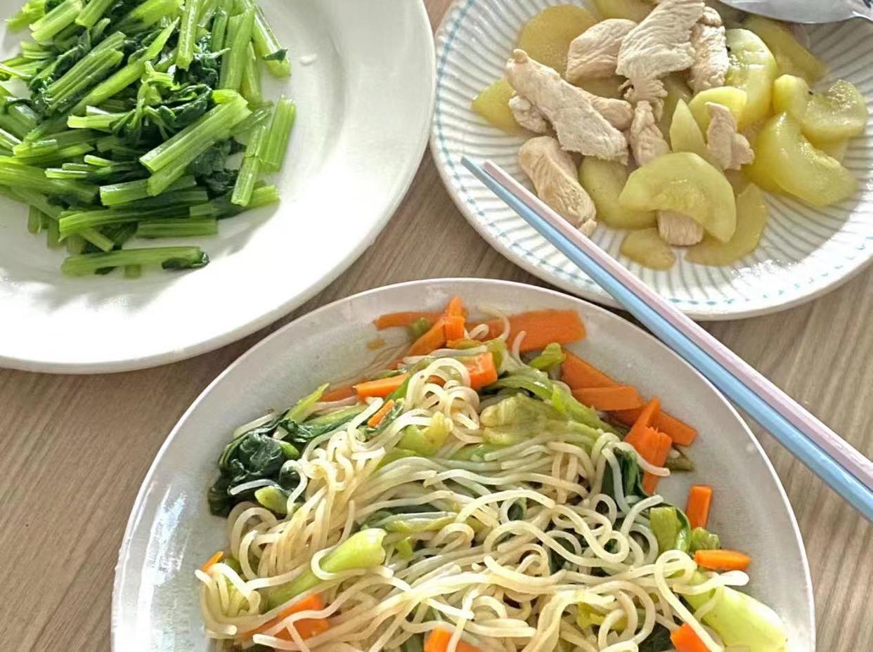 满嘴黑黝黝的牙渍、烟渍去不掉?掌握这几招,牙齿立刻亮白如新!