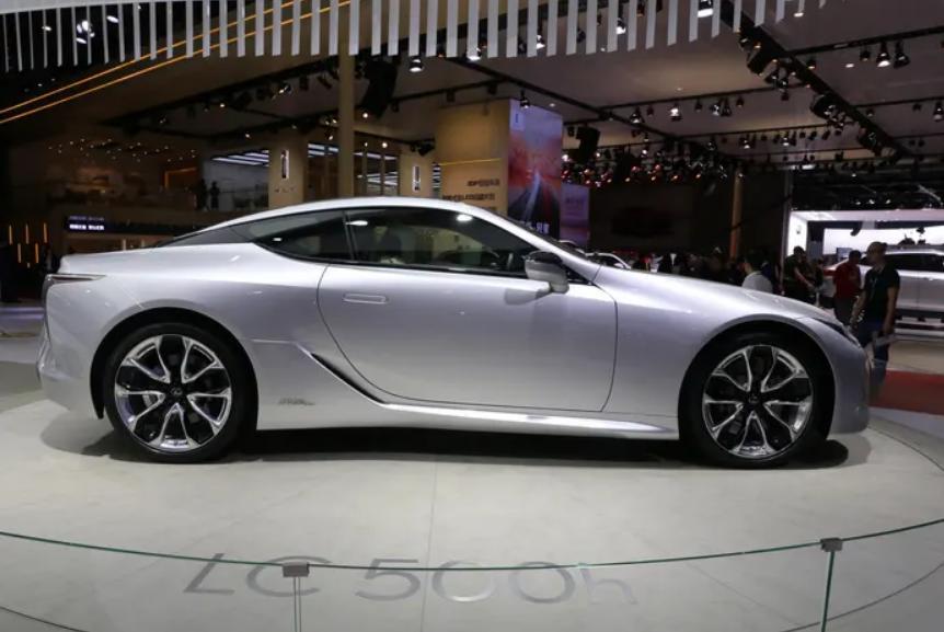 加价提车遭疯抢,曾经60万被加价疯抢的车