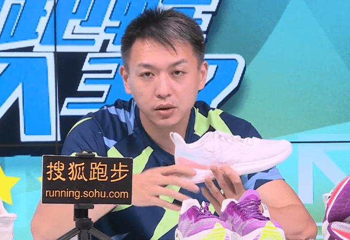 国产四大品牌跑步鞋,公认脚感最好的10双国产跑鞋价格