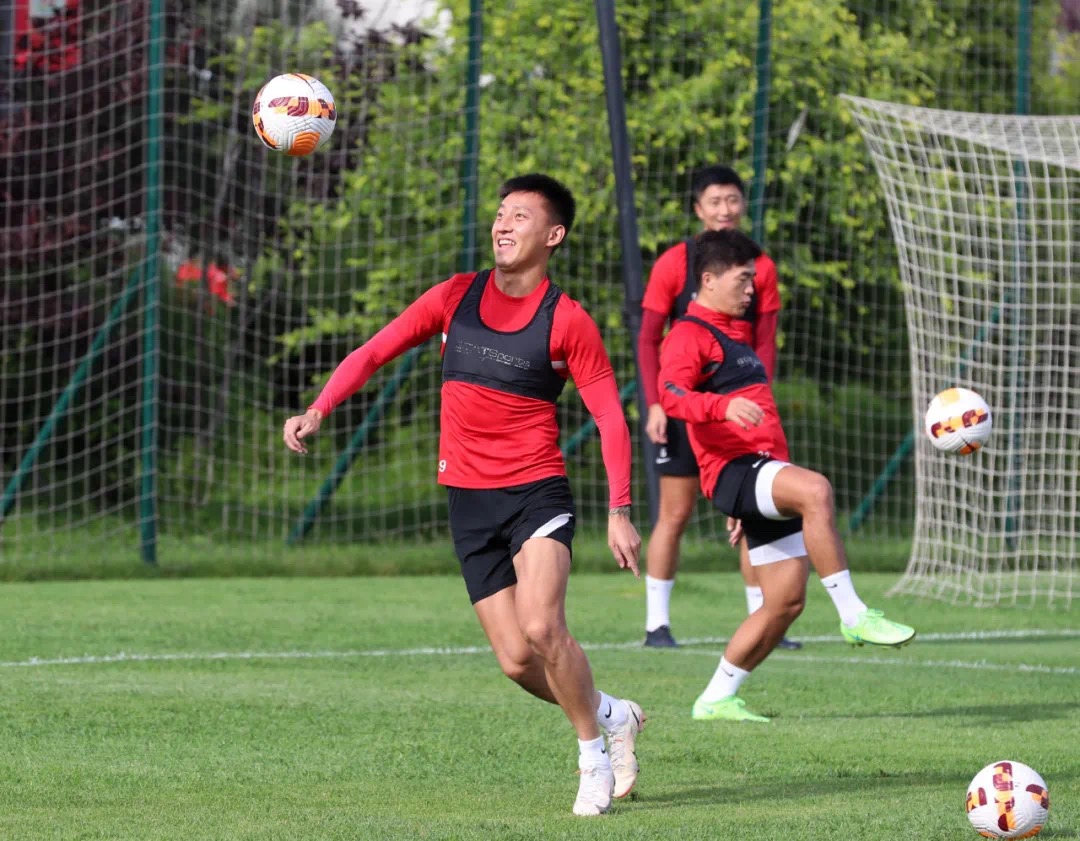 长春亚泰队赴大连热身赛消息,长春亚泰广州开启第二阶段冬训