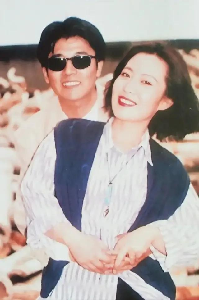 10对丁克夫妻，有人丁克至死，有人后悔晚矣，还有2对偷生孩子